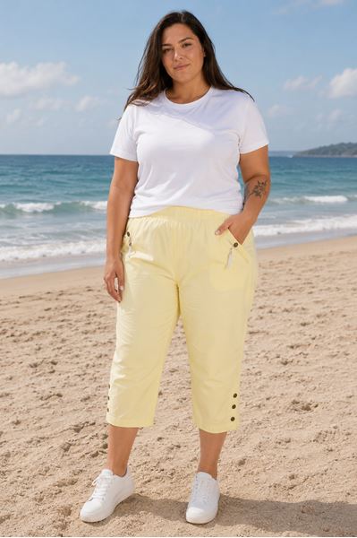 Picture of PLUS SIZE HIGHLY STRETCH ELASTICATED THREE QUARTER
